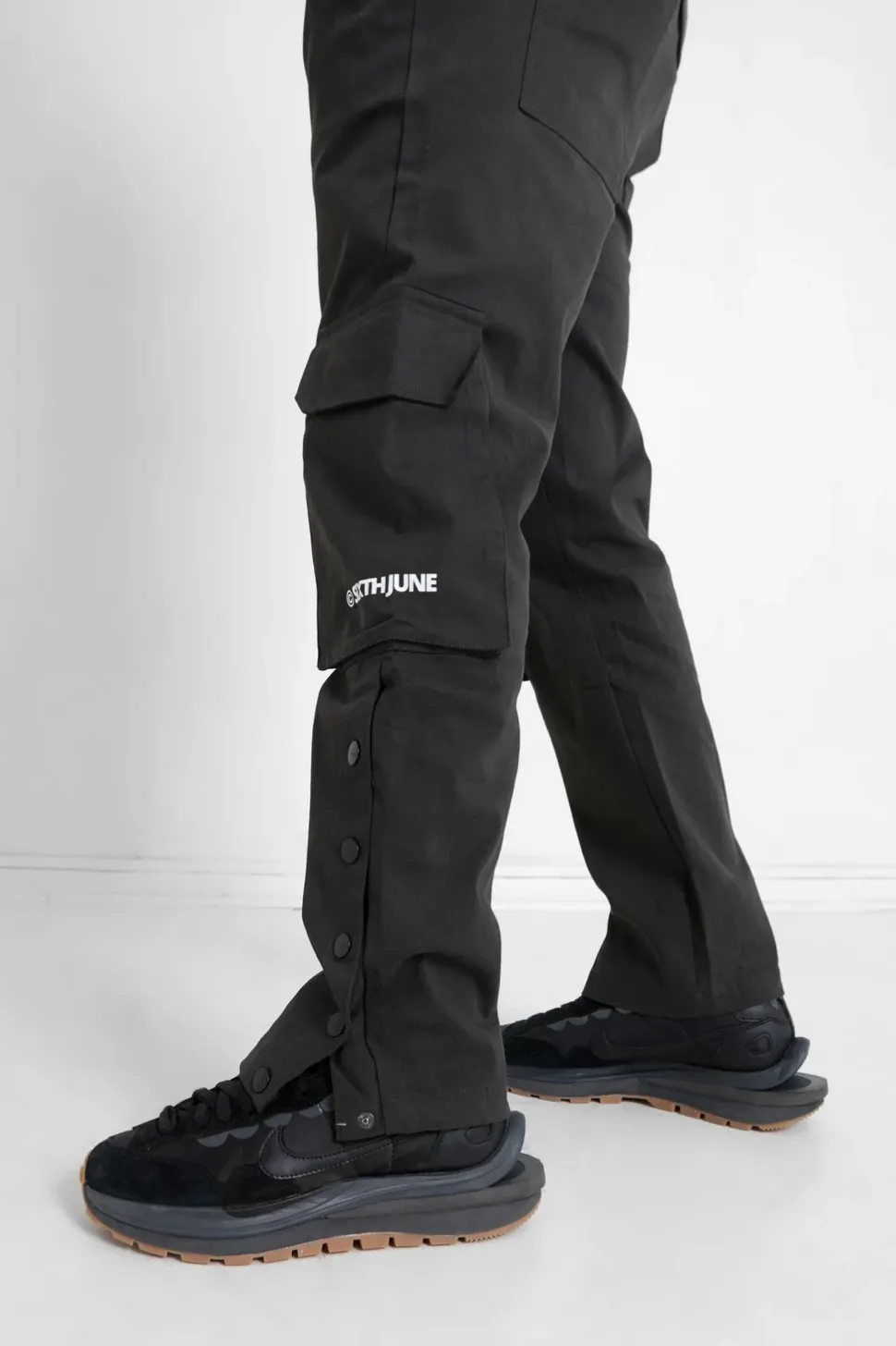 Pantalon Cargo Boutons Chevilles Gris Fonce