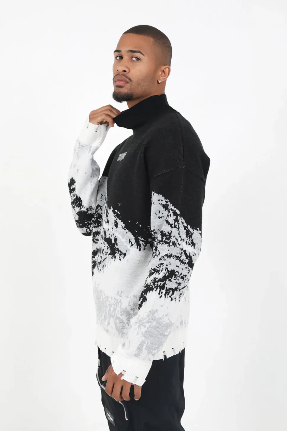 Pull Imprime Montagne Noir