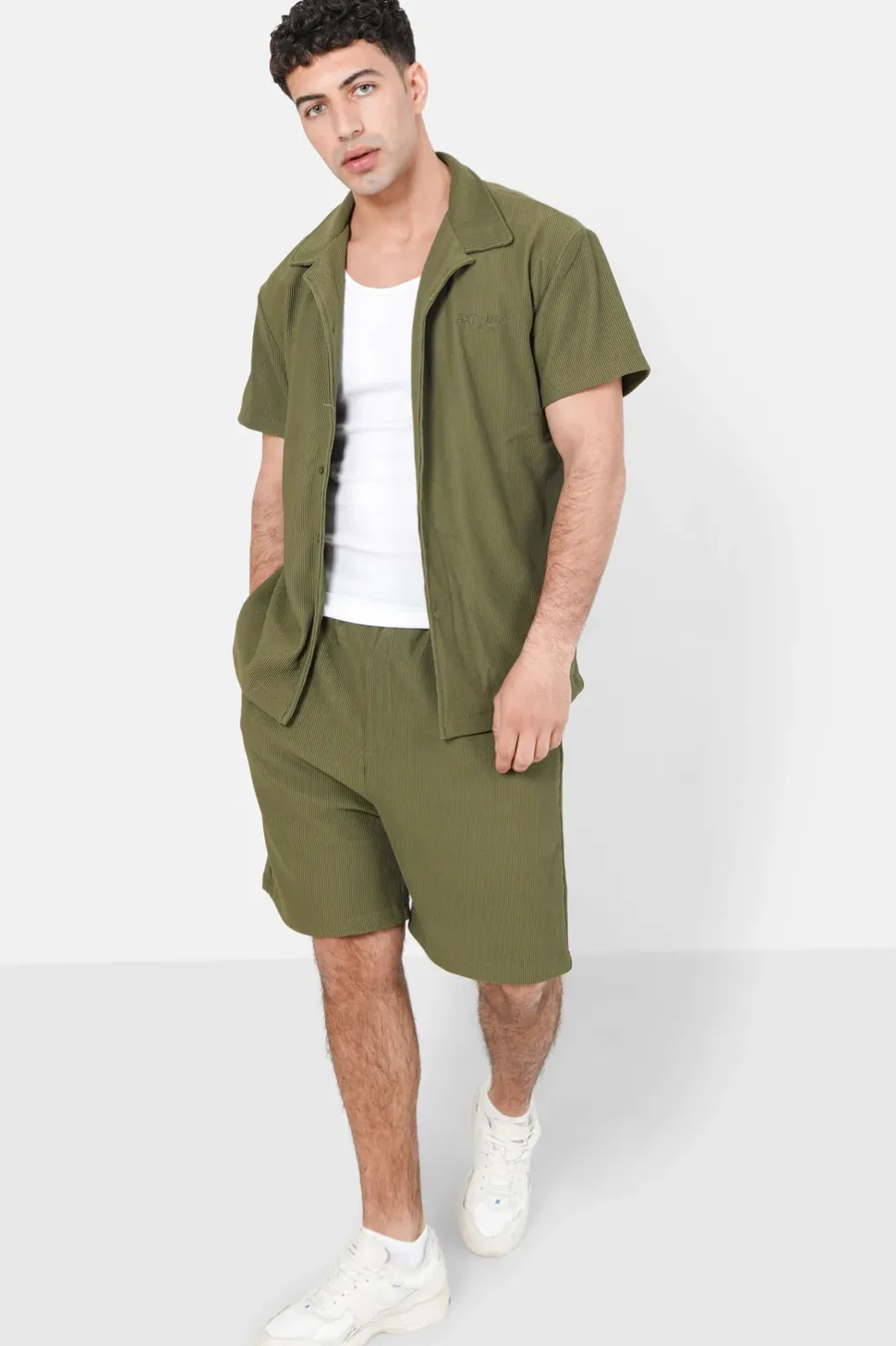 Short Fluide Plisse Vert Kaki