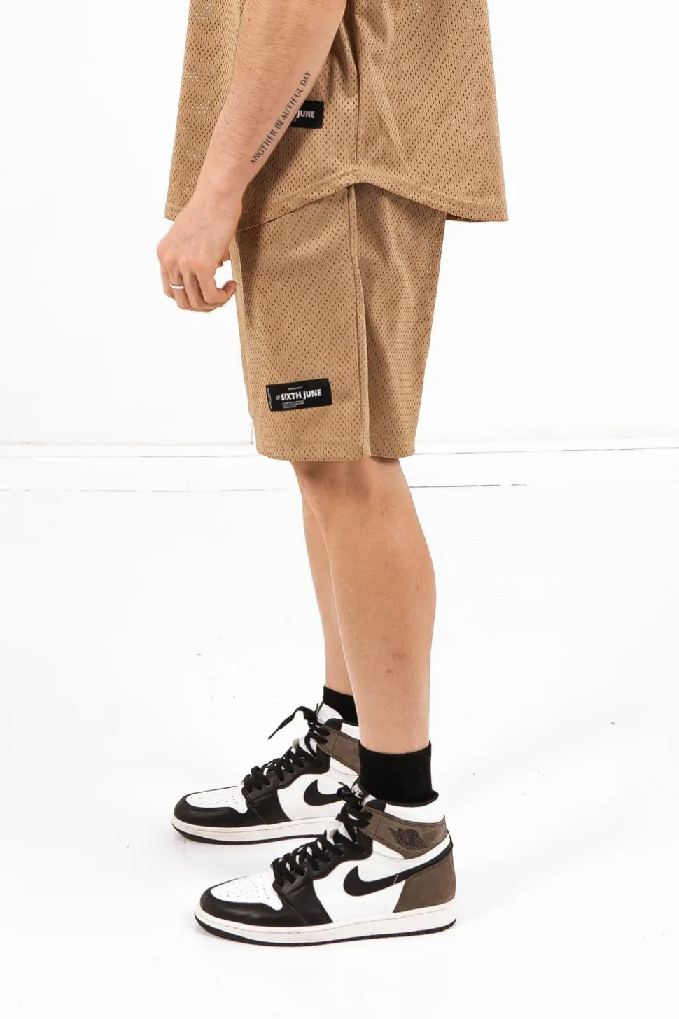 Short Mesh Logo Beige