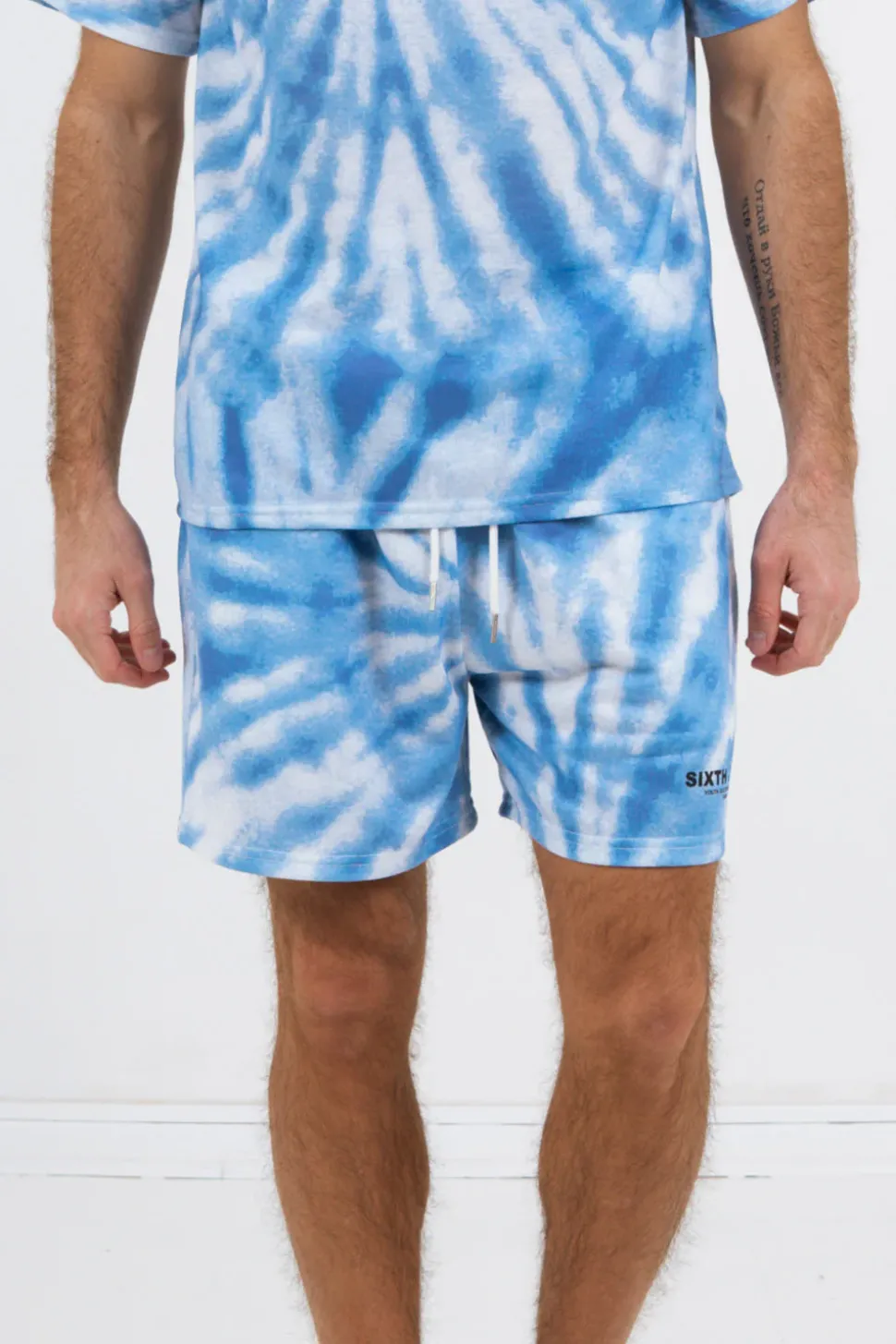 Short Tie Dye Logo Bleu