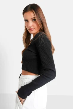 Top Court Ouverture Bijou Devant Noir