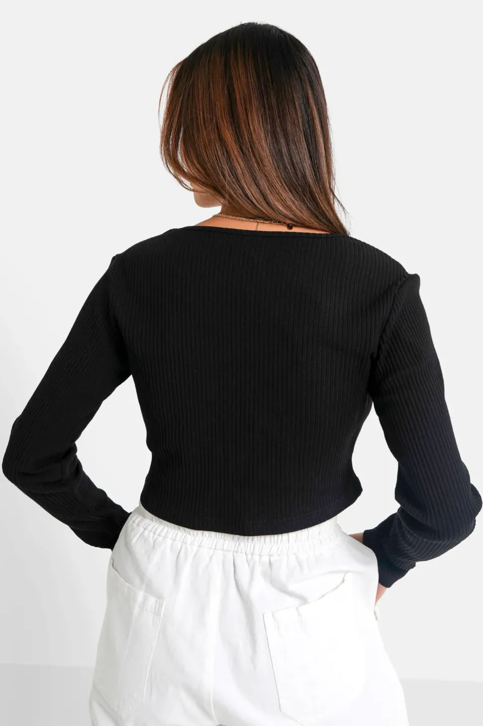 Top Court Ouverture Bijou Devant Noir